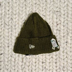NEW ERA-DALLAS COWBOYS BEANIE (SALUTE TO SERVICE)